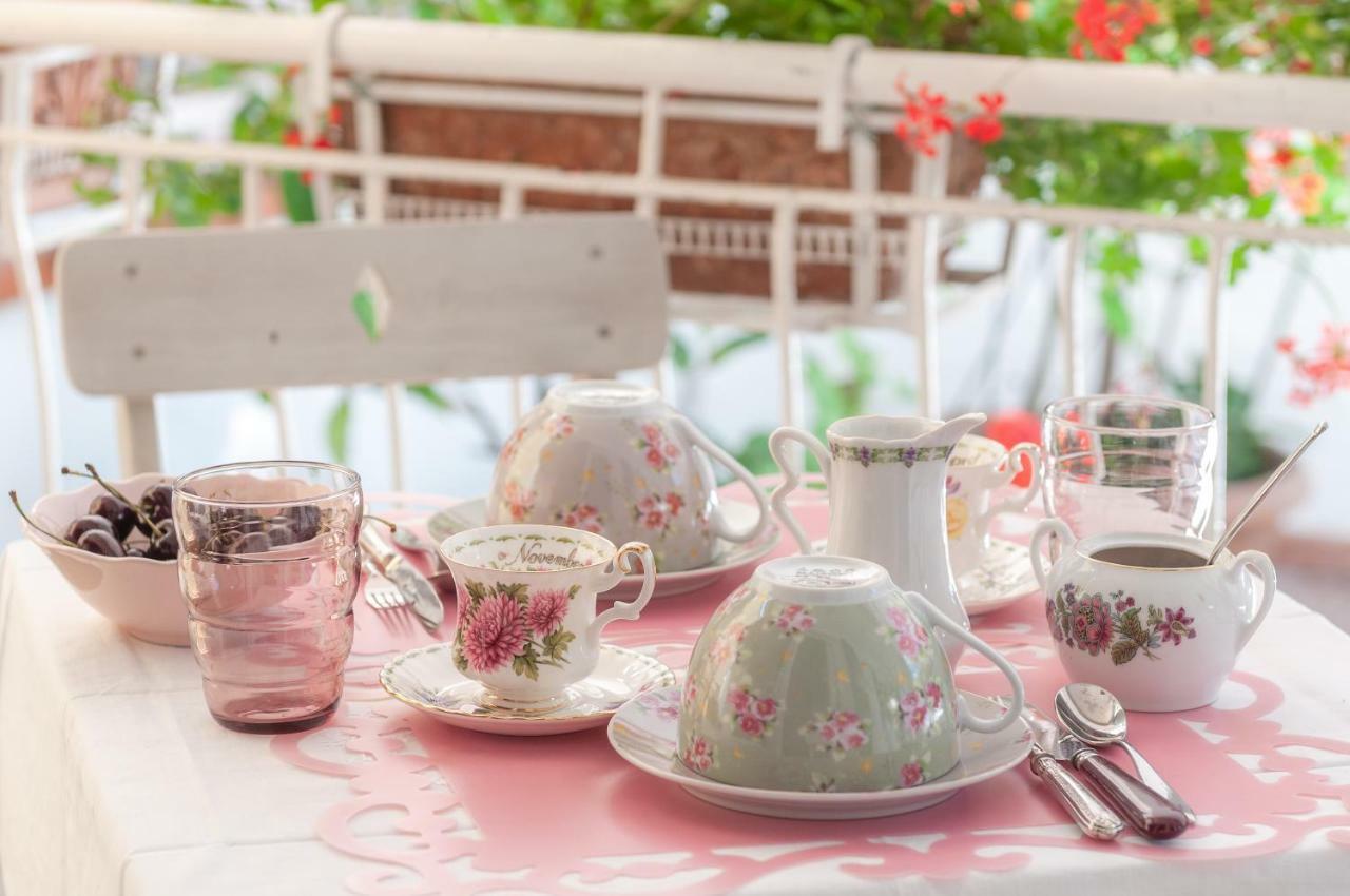 Tre Civette Sul Como Bed and Breakfast Marina di Massa Zewnętrze zdjęcie