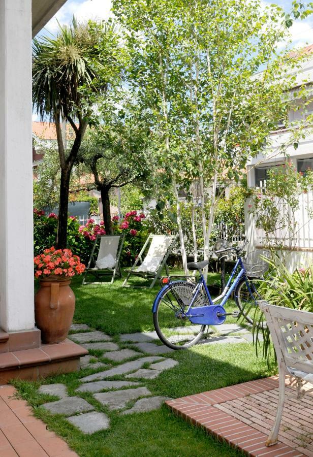 Tre Civette Sul Como Bed and Breakfast Marina di Massa Zewnętrze zdjęcie