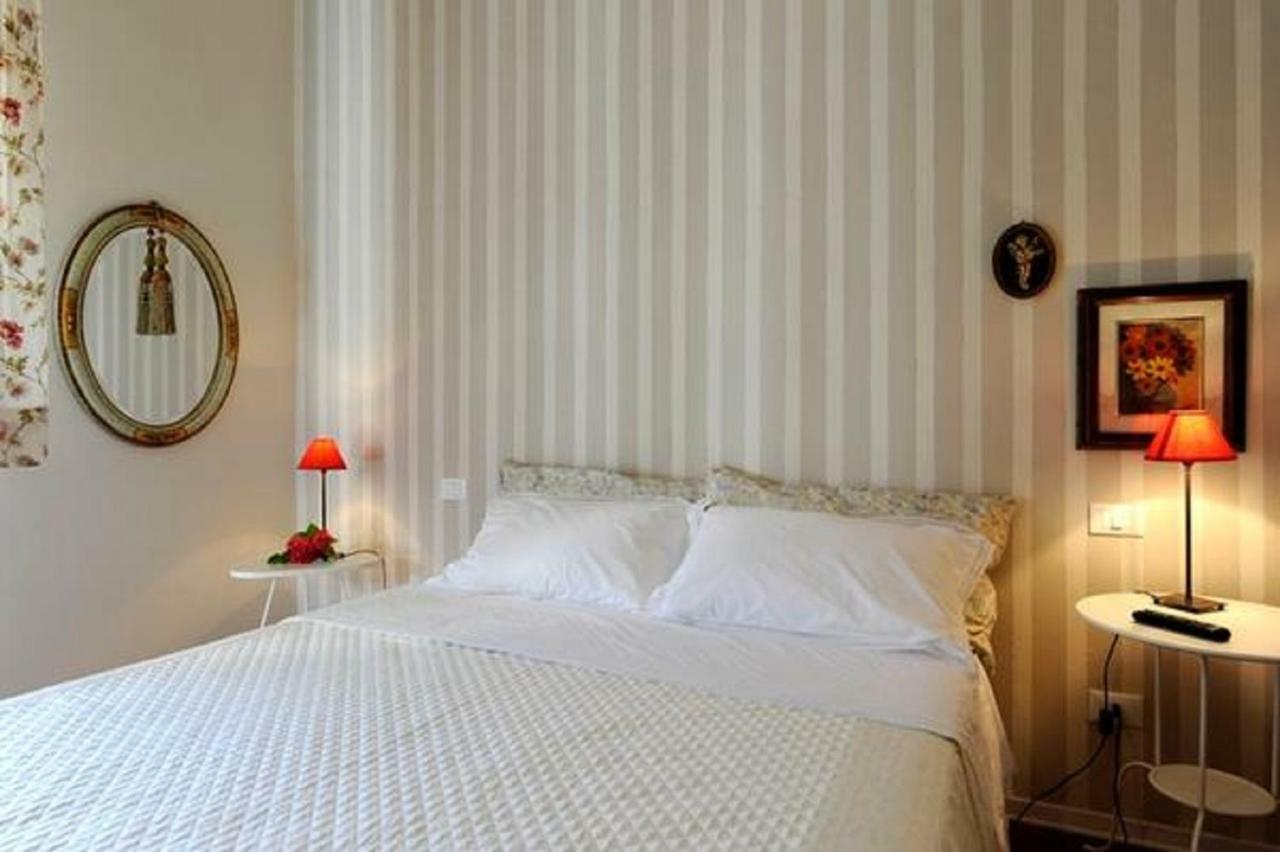 Tre Civette Sul Como Bed and Breakfast Marina di Massa Zewnętrze zdjęcie